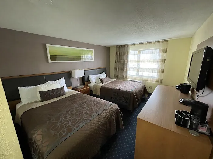 Lakeside Inn 4