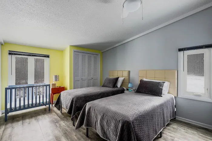 Peak Shelter Golf & Ski Vacation Home 4
