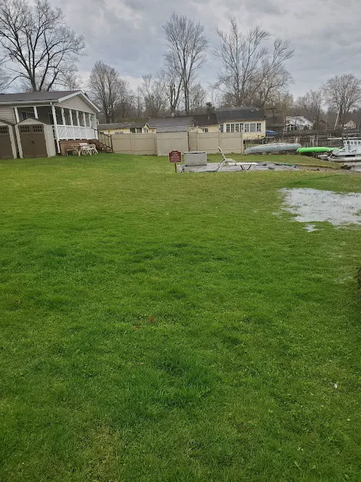 Pier 66 Lake Front Cottages & Boat Rentals 4