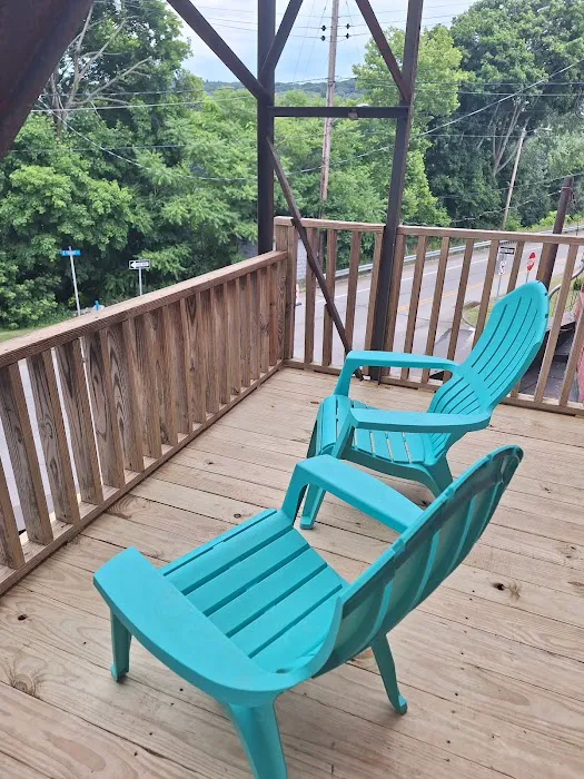 Riverside Retreat Airbnb 4