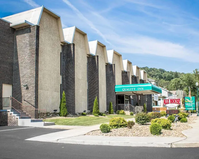 Quality Inn & Conference Center 4