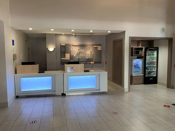 Holiday Inn Express & Suites Franklin - Oil City by IHG 4