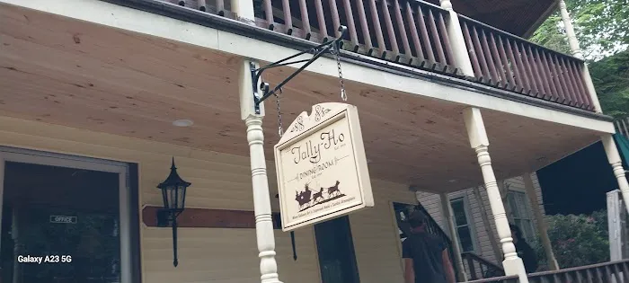 Tally-Ho Hotel and Restaurant 4