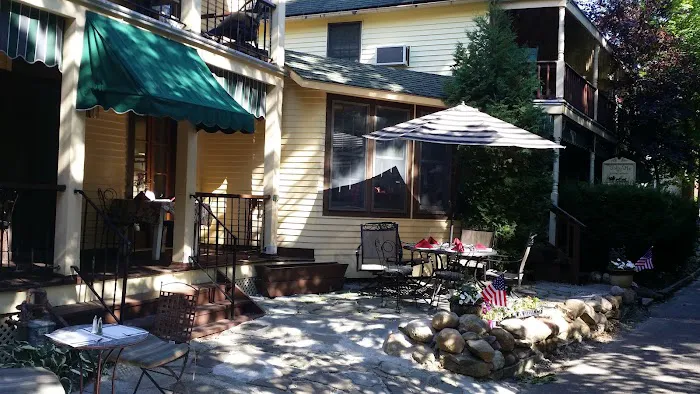Tally-Ho Hotel and Restaurant 4