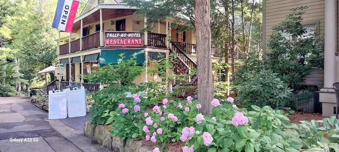 Tally-Ho Hotel and Restaurant 4