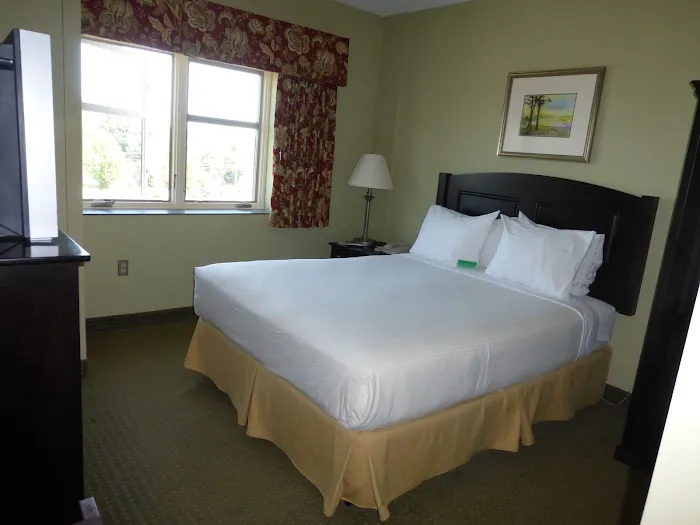 Chautauqua Suites Hotel & Expo Center 4