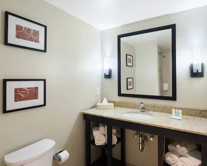 Comfort Suites 4