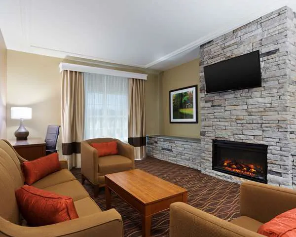 Comfort Suites 4