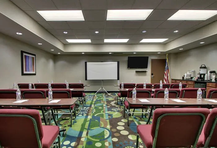 Hampton Inn DuBois 4
