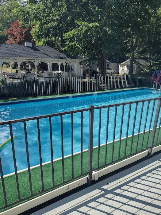 2 River Road Inn & Cottages 5