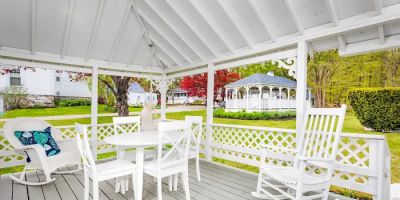 2 River Road Inn & Cottages