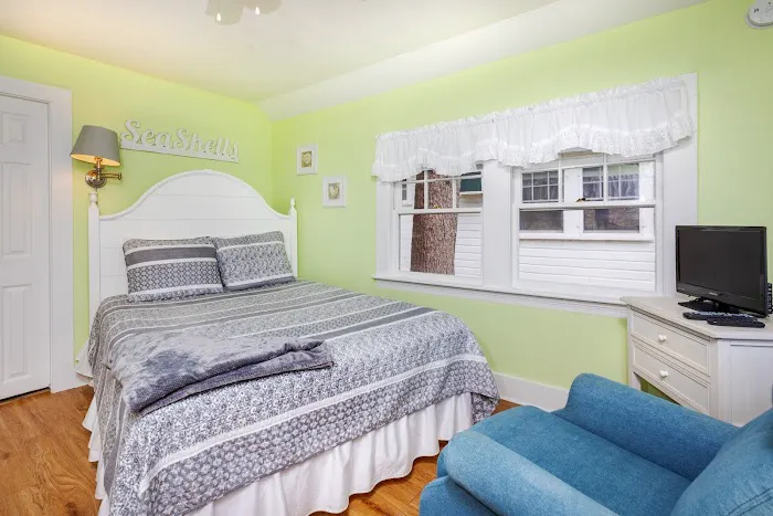 2 River Road Inn & Cottages 5
