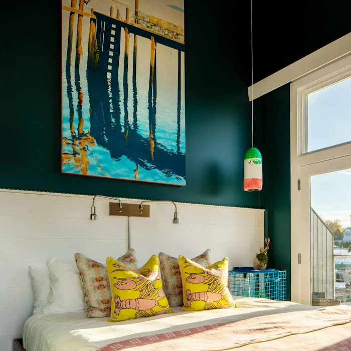 The Boathouse Waterfront Hotel 5
