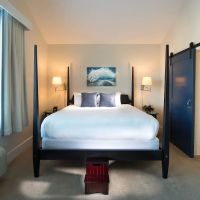 The Boathouse Waterfront Hotel ico