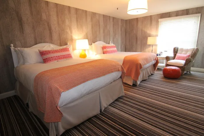 The Boathouse Waterfront Hotel 5