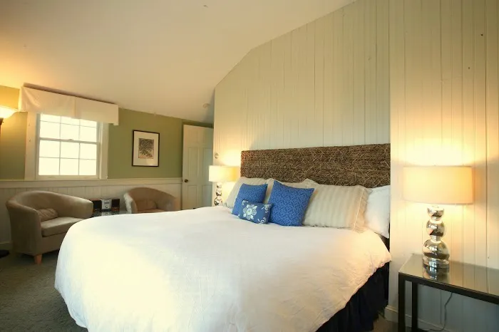 The Beach House Inn 4