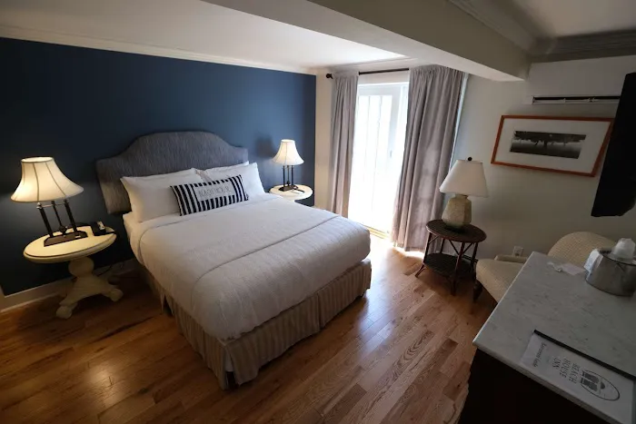 The Beach House Inn 4