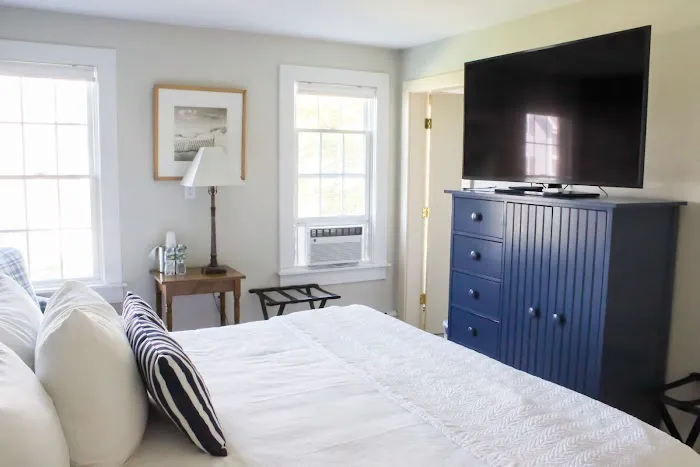 The Beach House Inn 4