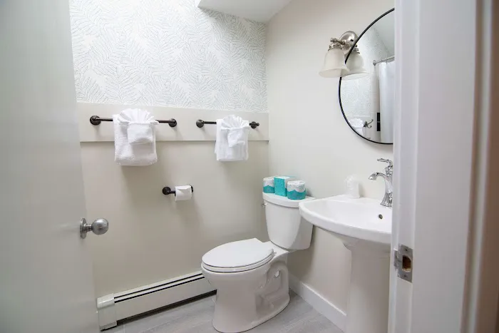 The Beach House Inn 4