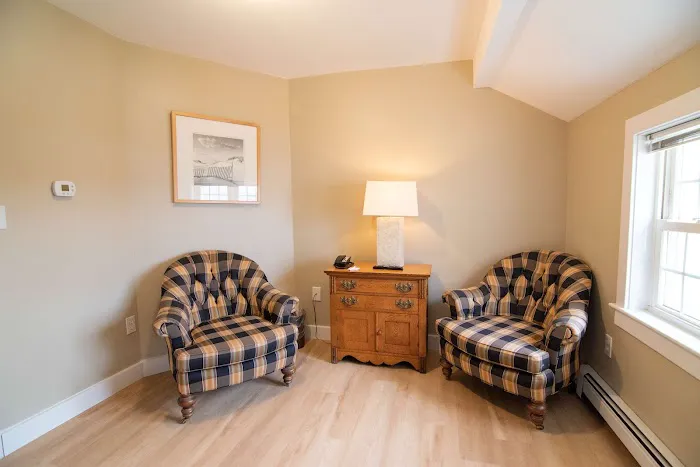 The Beach House Inn 4