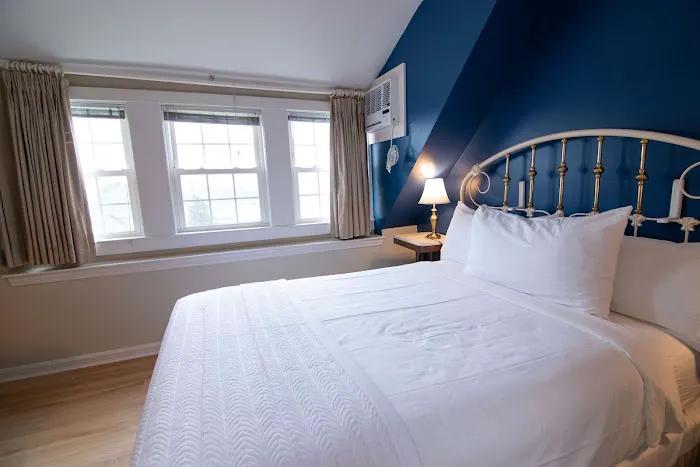 The Beach House Inn 4