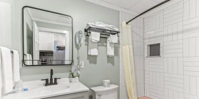 Royal Crest Inn