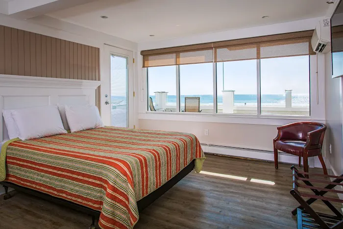 McGuirk's Ocean View Hotel 5