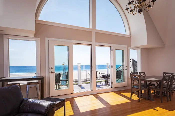 McGuirk's Ocean View Hotel 5