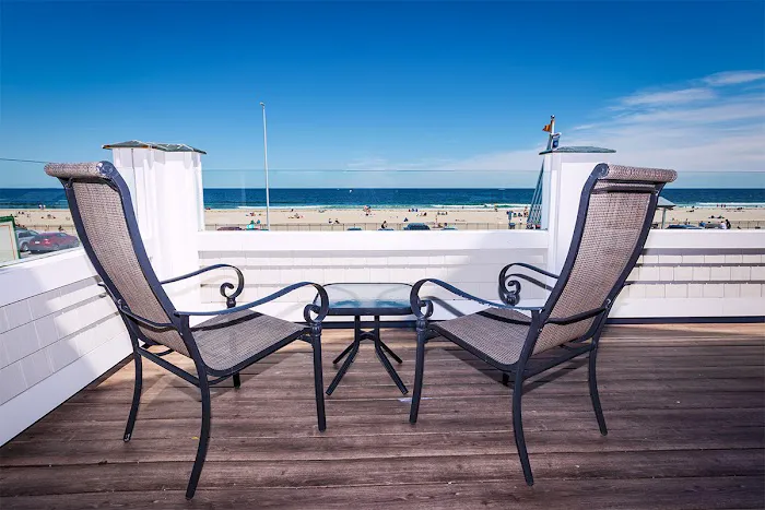 McGuirk's Ocean View Hotel 5