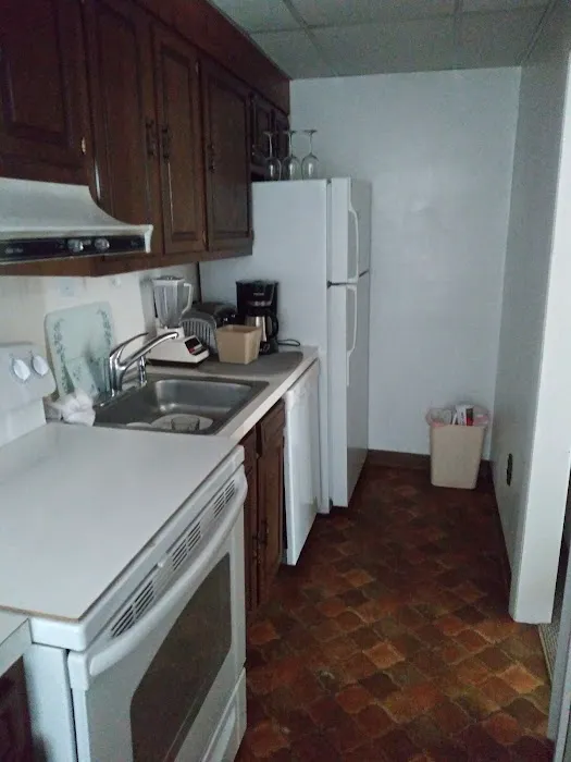 Hillcrest Inn 5