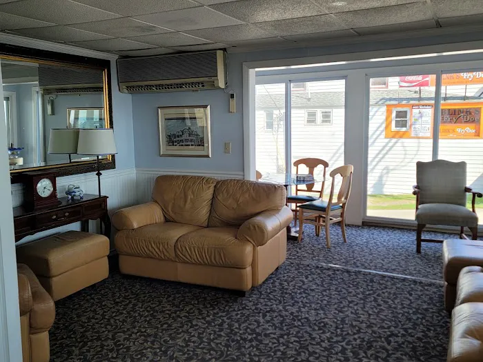Hillcrest Inn 5