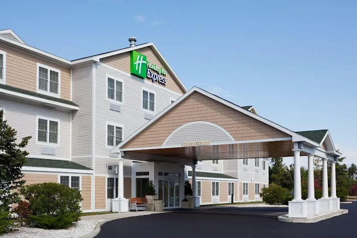 Holiday Inn Express & Suites Freeport - Brunswick Area by IHG 4