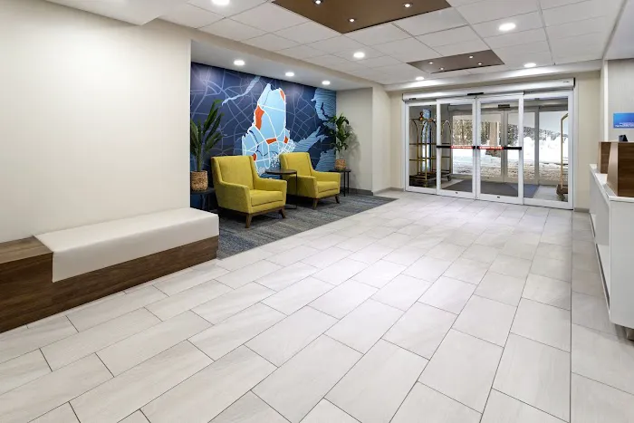 Holiday Inn Express & Suites Freeport - Brunswick Area by IHG 4