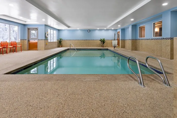 Holiday Inn Express & Suites Freeport - Brunswick Area by IHG 4