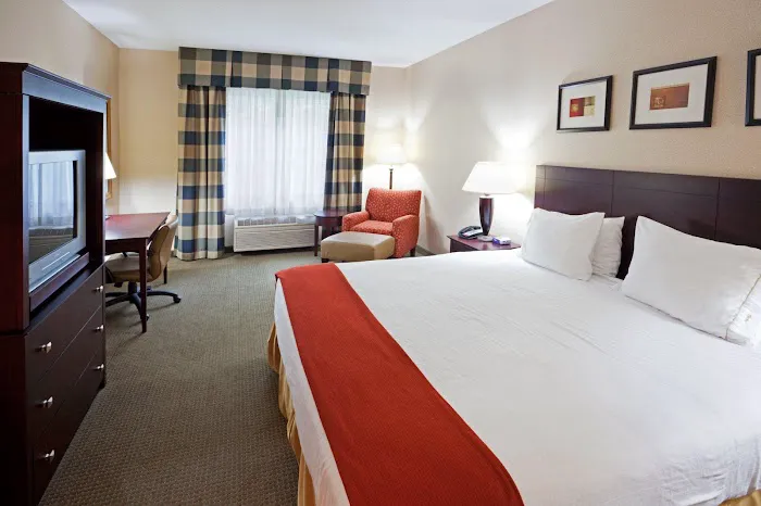 Holiday Inn Express & Suites Freeport - Brunswick Area by IHG 4