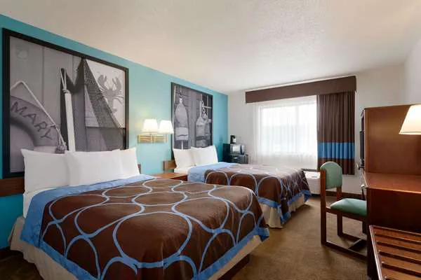 Super 8 by Wyndham Portland ME 4