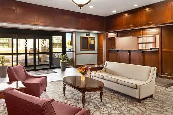 Ramada Plaza by Wyndham Portland 5