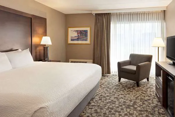 Ramada Plaza by Wyndham Portland 5