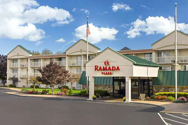 Ramada Plaza by Wyndham Portland 5