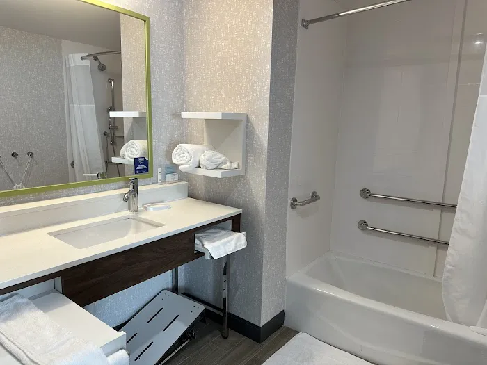 Hampton Inn & Suites Portland West 5