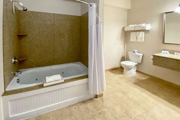 Maine Evergreen Hotel, Ascend Hotel Collection 4