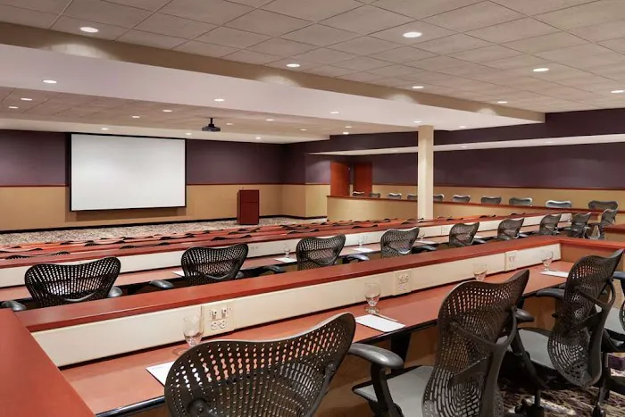 Hilton Garden Inn Troy 4