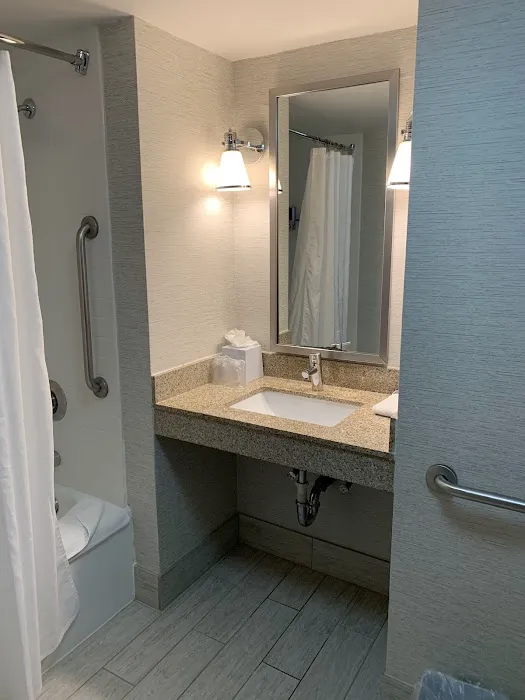 Four Points by Sheraton Boston Logan Airport Revere 4