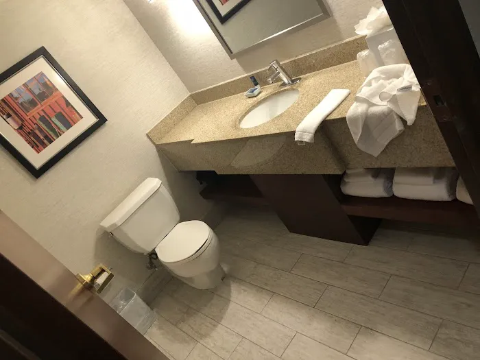 Four Points by Sheraton Boston Logan Airport Revere 4