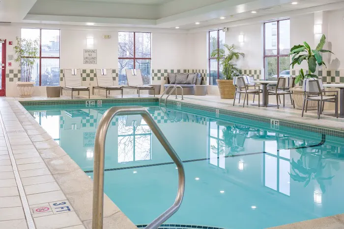 DoubleTree by Hilton Boston Logan Airport Chelsea 4