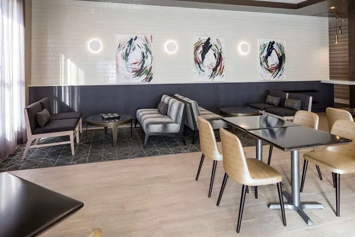 DoubleTree by Hilton Boston Logan Airport Chelsea 4