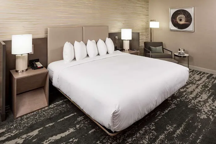 DoubleTree by Hilton Boston Logan Airport Chelsea 4