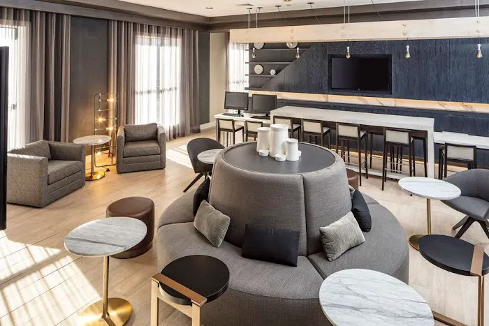 DoubleTree by Hilton Boston Logan Airport Chelsea 4