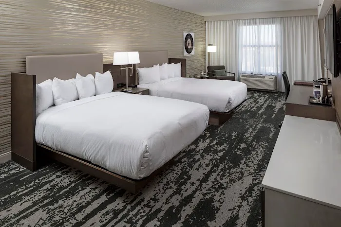 DoubleTree by Hilton Boston Logan Airport Chelsea 4