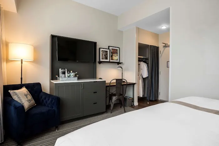 enVision Hotel Boston-Everett 4